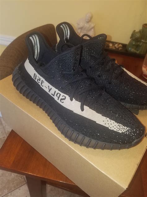 oyes yeezys